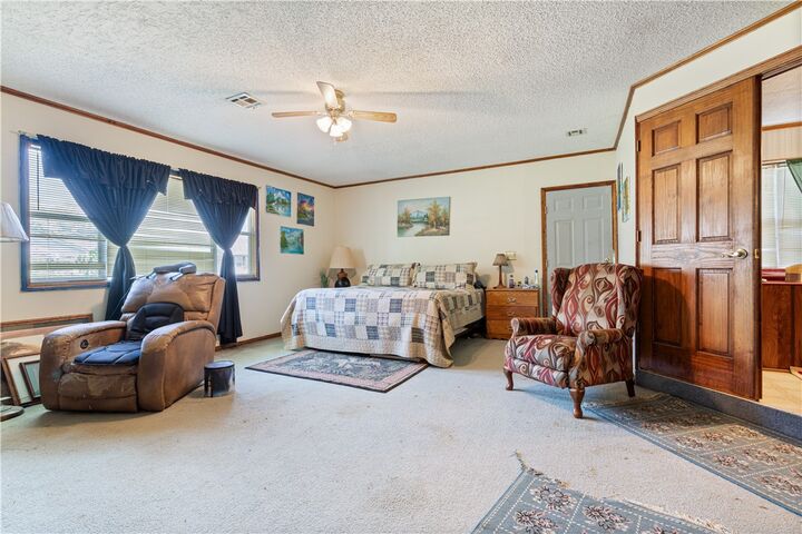 Property Photo: 613 W Arkansas Street AR 72734