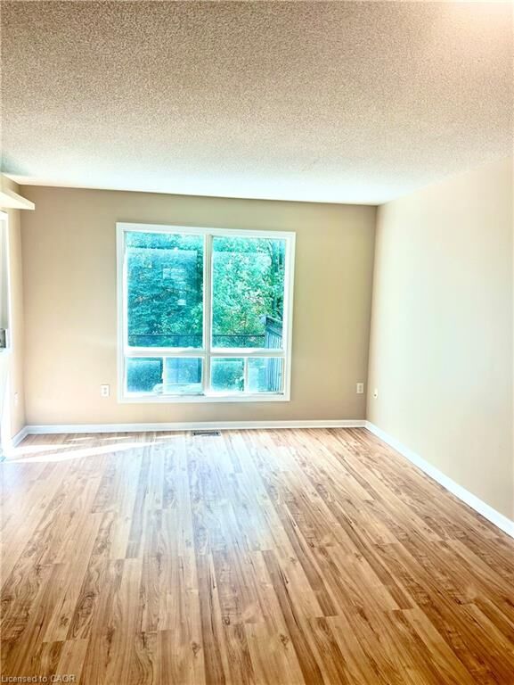 Property Photo: 2088 Broadleaf Crescent ON L7L 6S3