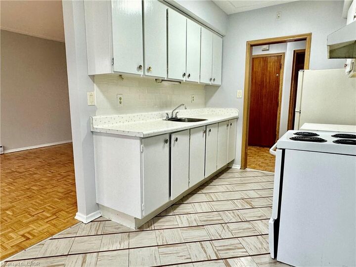 Property Photo: 11 Woodman Drive 409 ON L8K 4E3