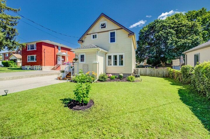 Property Photo: 209 Belleview Avenue ON N2B 1G6