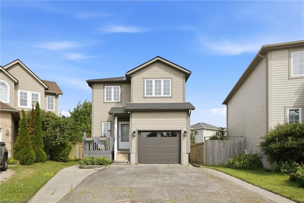 Property Photo: 801 Hunters Gate Crescent ON N4V 1G3