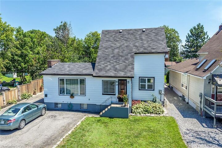 Property Photo: 109 Hodgkins Avenue ON L2V 1M2