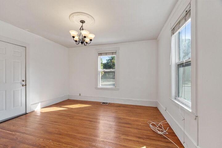 Property Photo: 372 Cabot St 1 MA 01915