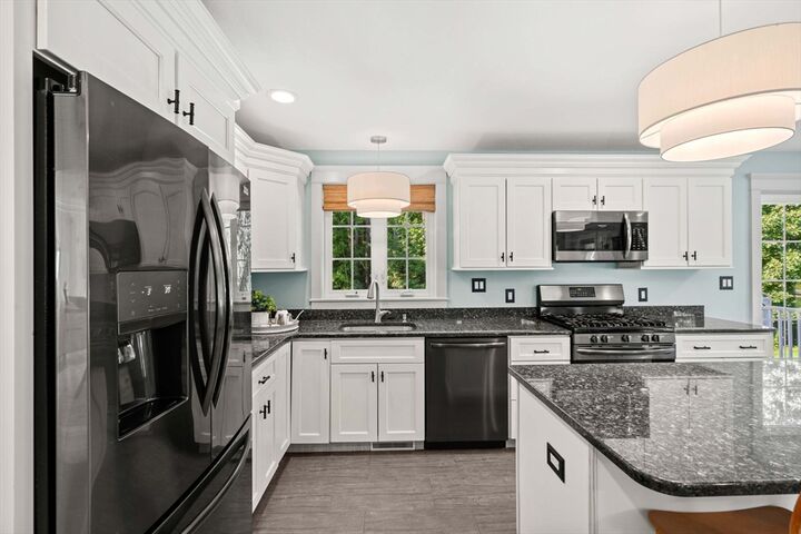 Property Photo: 431 River St MA 01827