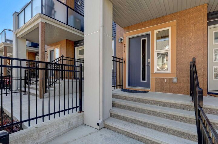 Photo de la propriété:  214 Livingston Common NE  AB T3P 1K1 