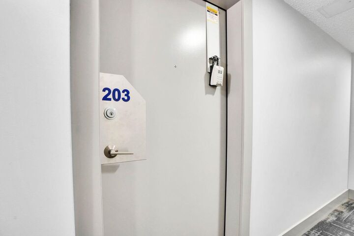 Property Photo: 510 Edmonton Trail NE 203 AB T2E 3H1