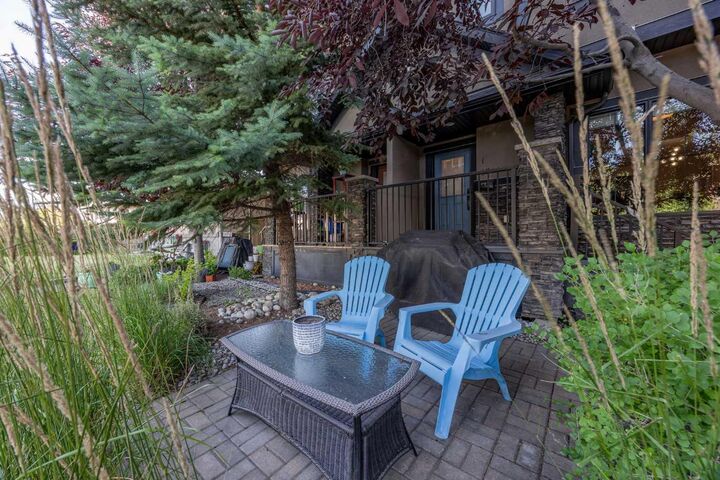 Property Photo: 4711 17 Avenue NW 1 AB T3B 0P4