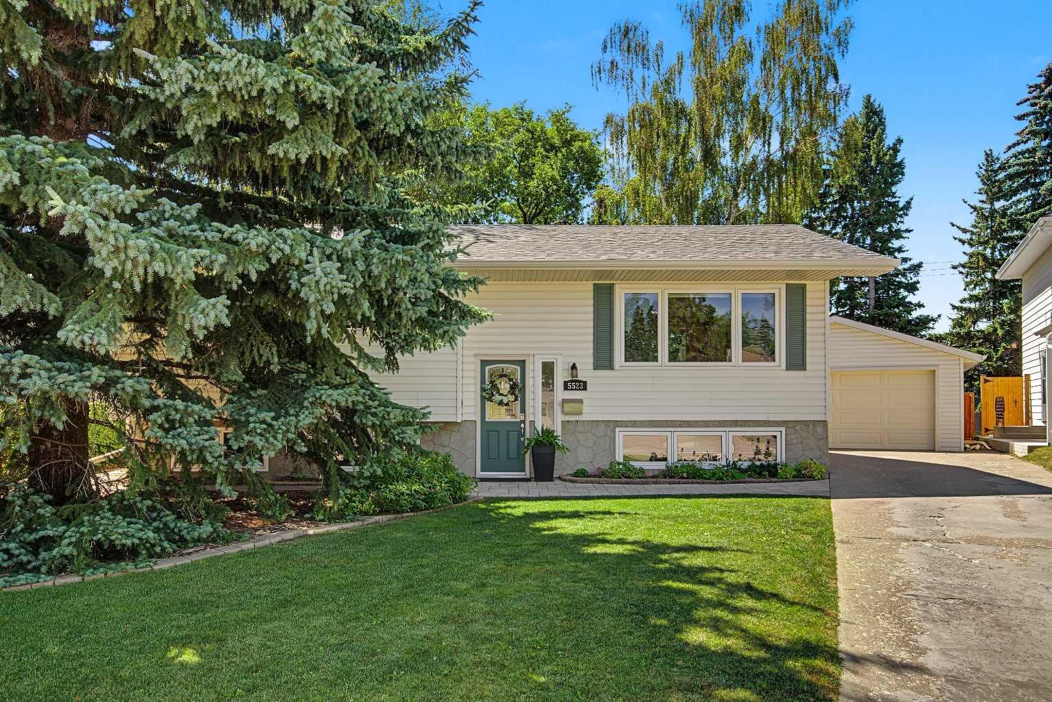 Property Photo: 5523 Dalhart Road NW AB T3A 1S3