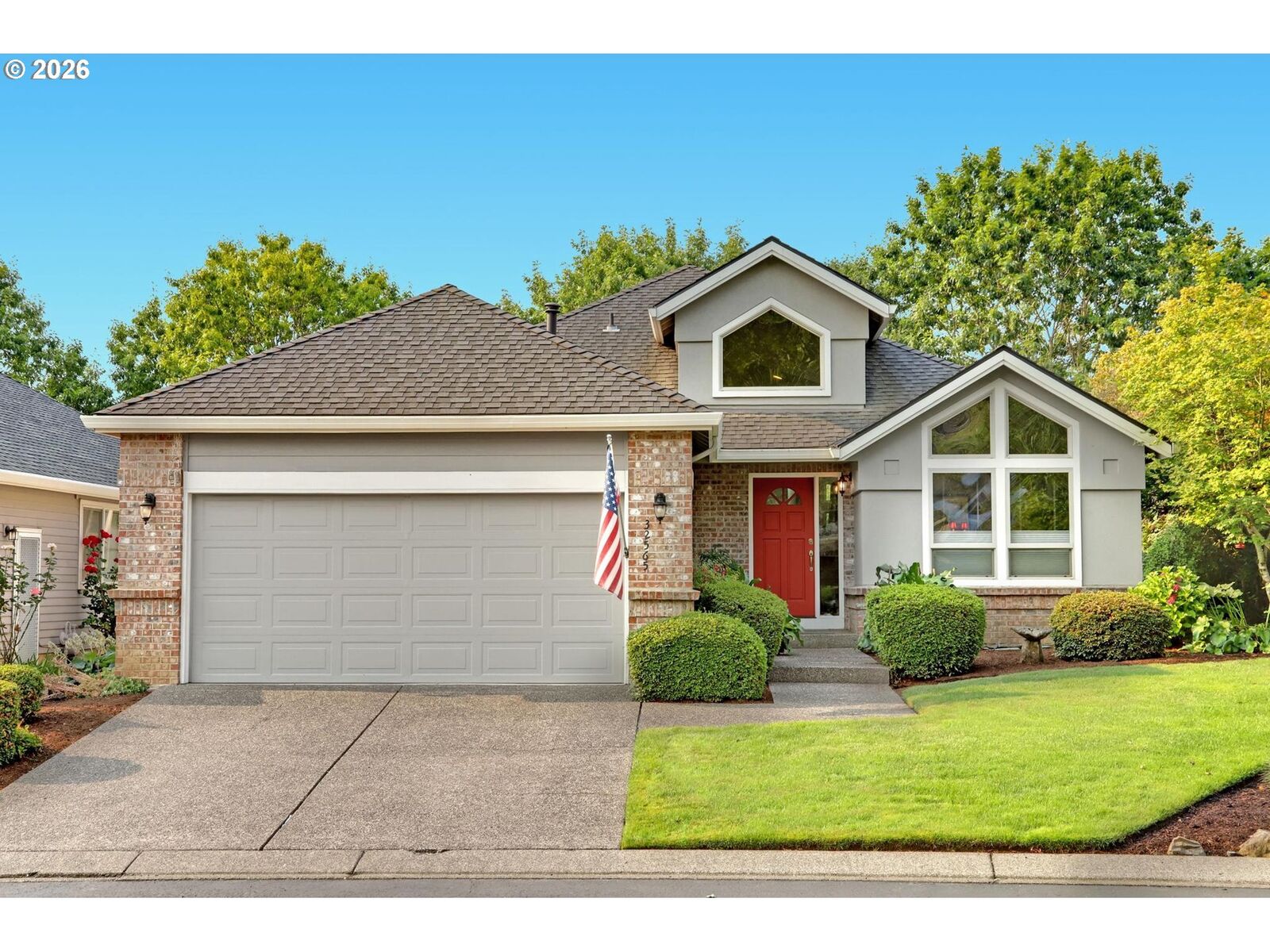 Property Photo: 32565 SW Juliette Dr OR 97070