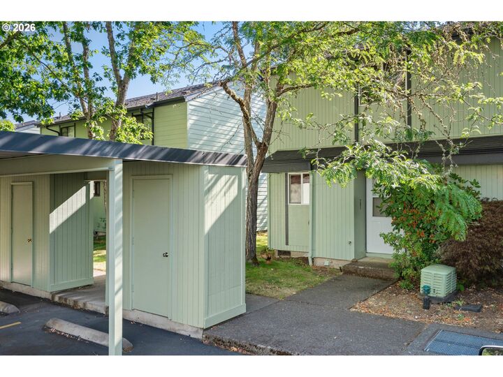 Property Photo:  1551 Fetters Loop  OR 97402 