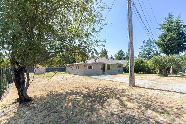 Property Photo: 803 T Street WA 98368