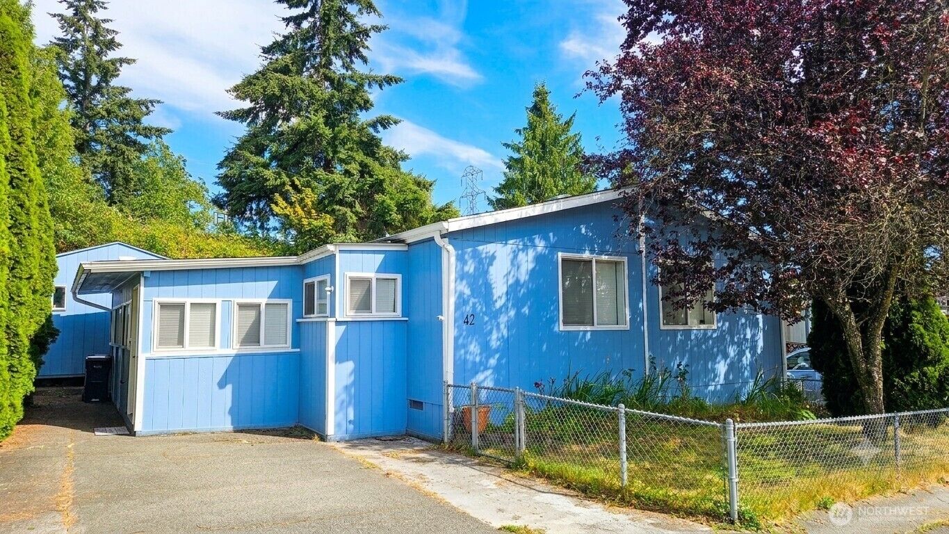 Property Photo:  704  87th Avenue NE 42  WA 98258 