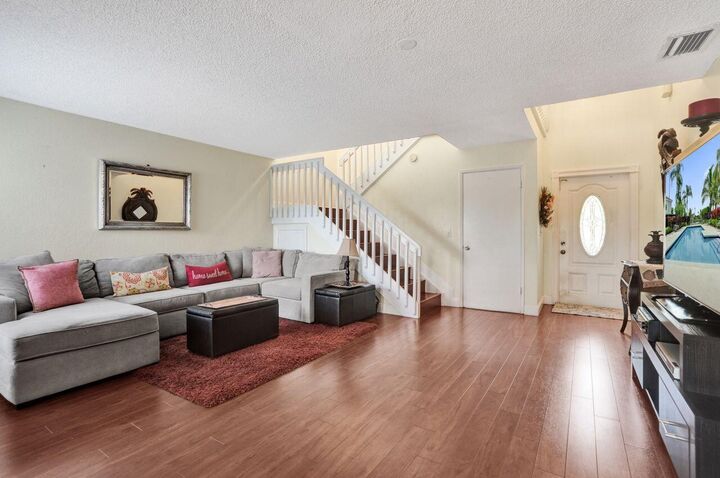 Property Photo: 4737 Grapevine Way FL 33331