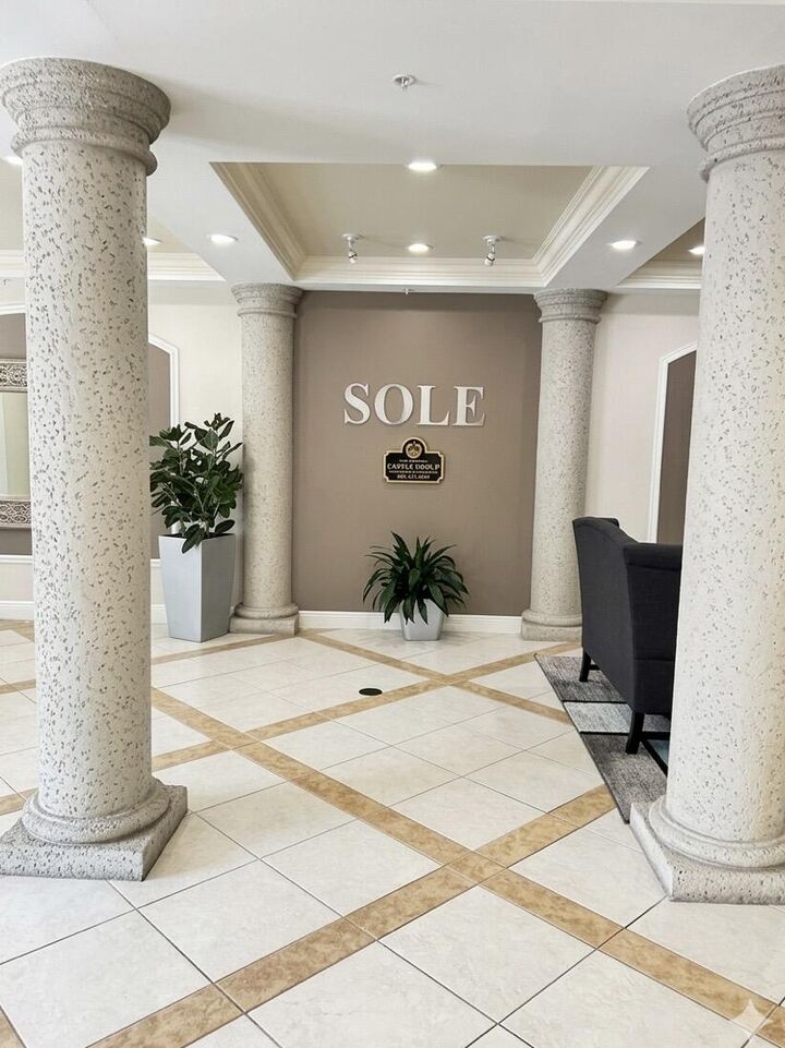 Property Photo: 533 NE 3rd Avenue 121 FL 33301
