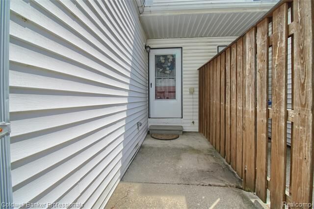 Property Photo:  38351 Warner Farms Drive S  MI 48185 