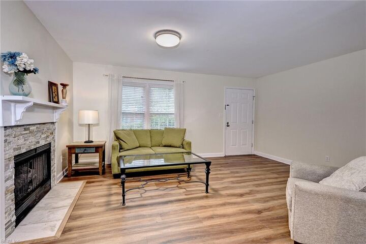 Property Photo: 283 Patriot Ln B VA 23185