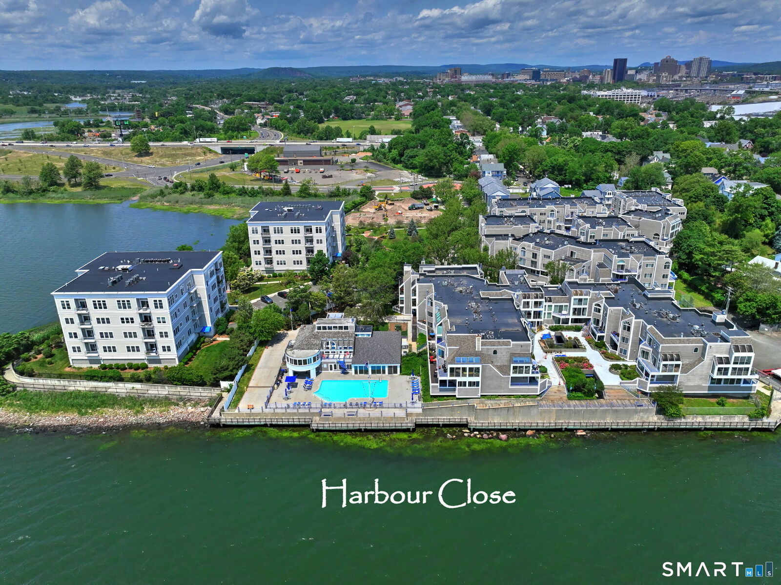 Property Photo: 111 Harbour Close 111 CT 06405
