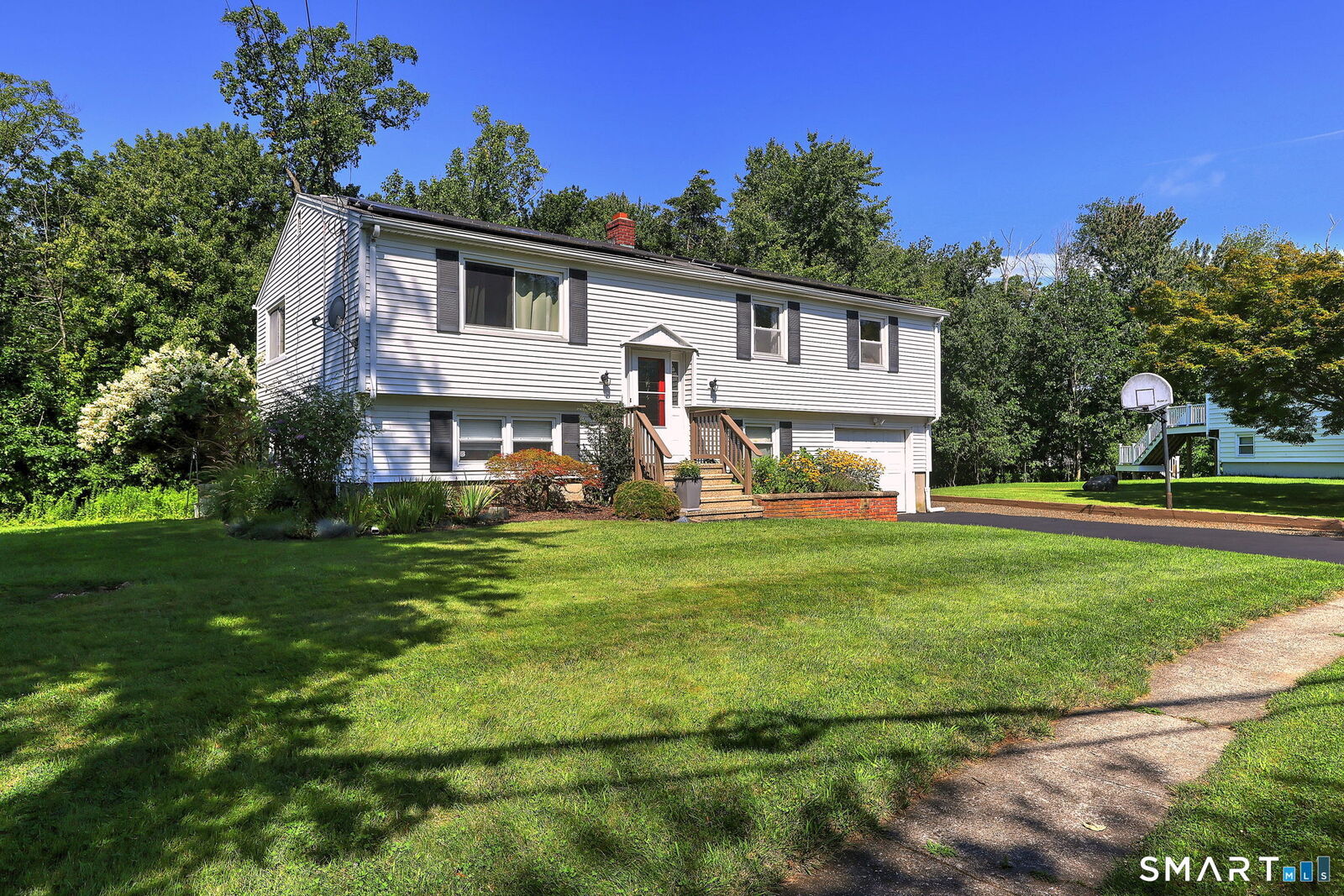 Property Photo:  19 Lance Lane  CT 06460 
