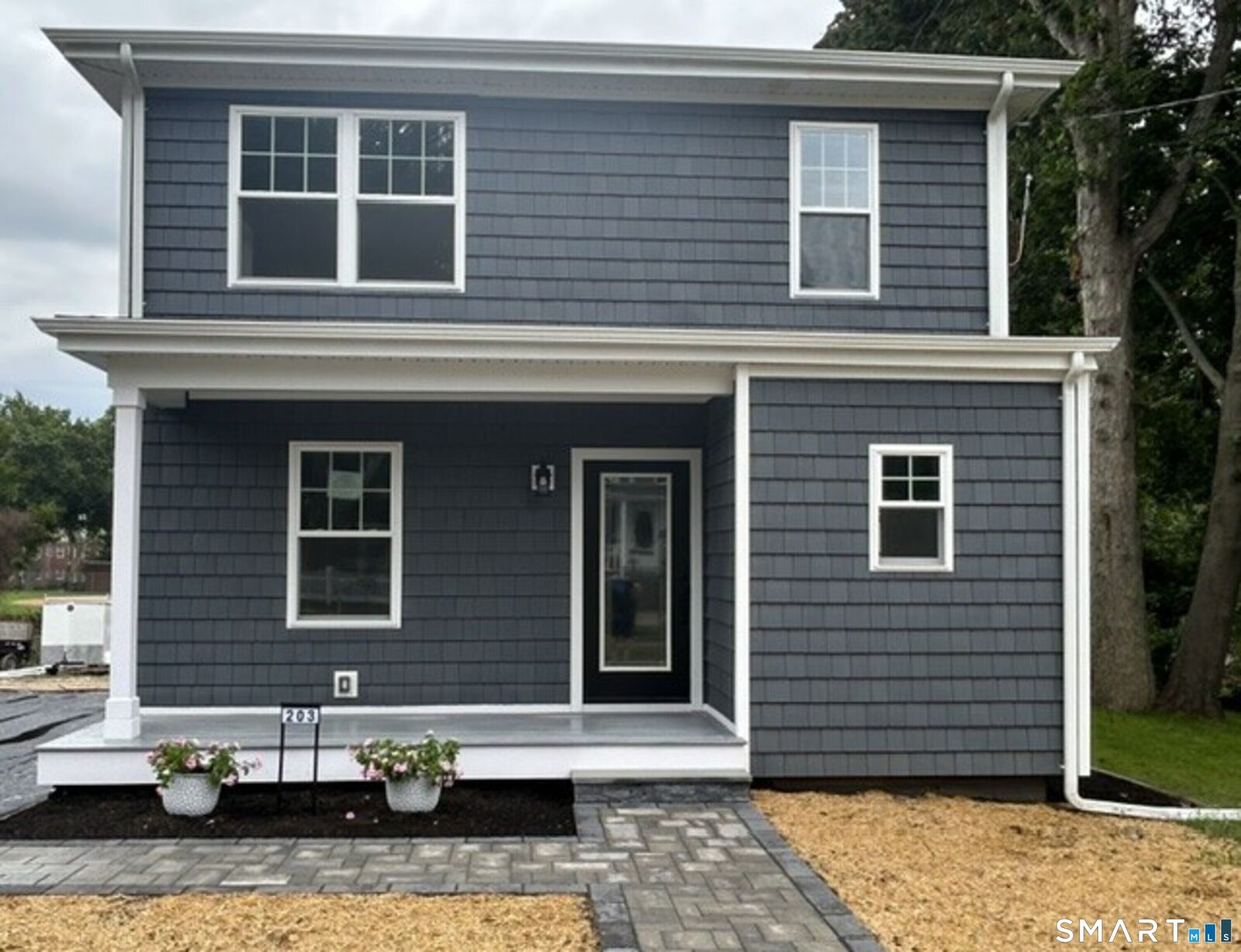 Property Photo:  203 High Street  CT 06460 
