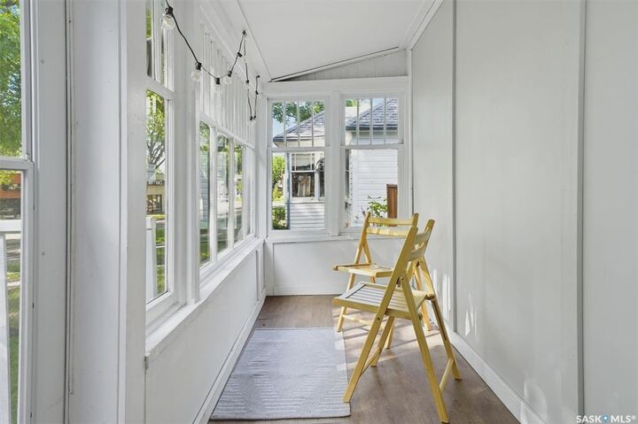 Property Photo: 720 Walmer Road SK S7L 0E4