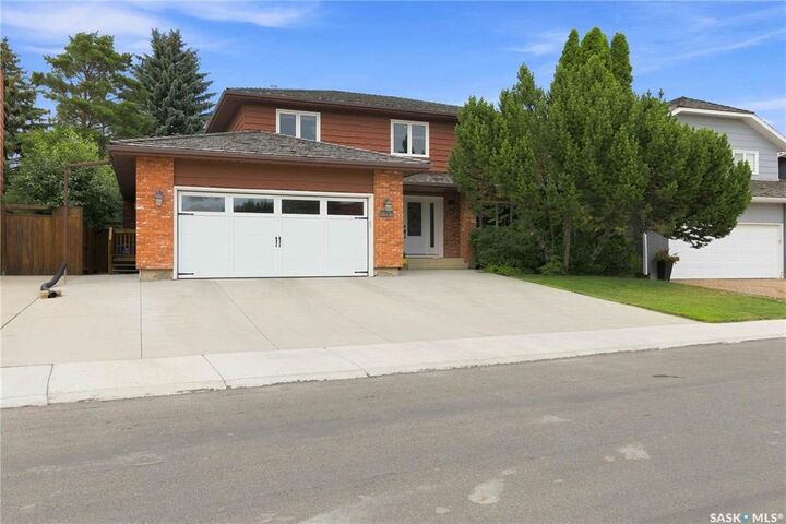 Property Photo:  515 Emerald Place  SK S7J 4E4 