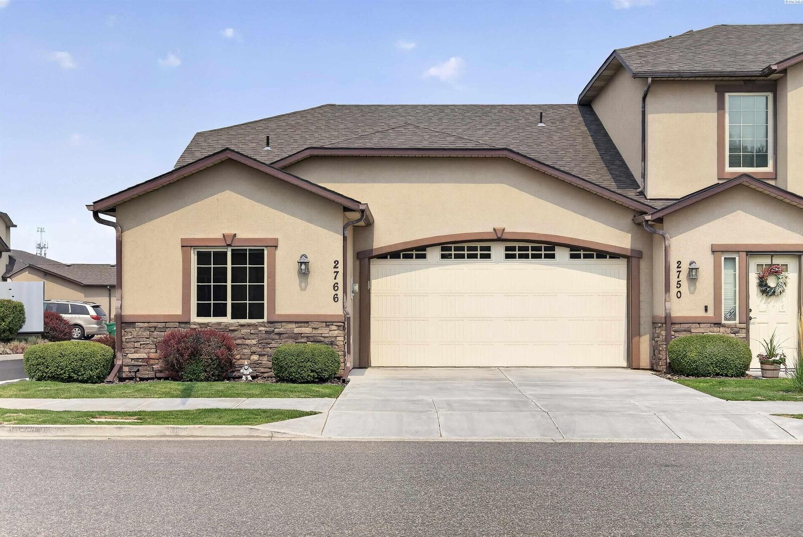 Property Photo: 2766 W 30th Pl WA 99337