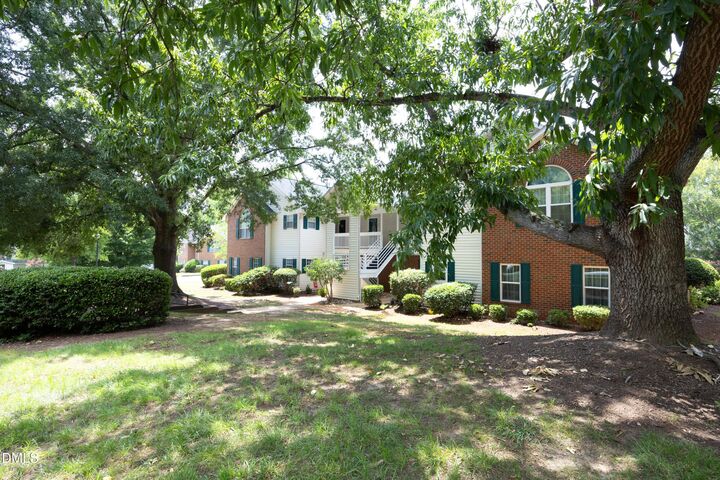 Property Photo: 1112 Renshaw Court NC 27518