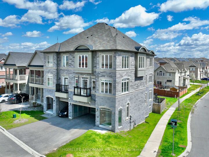 Property Photo: 11 Lorne Glen Street ON L6C 0Z4