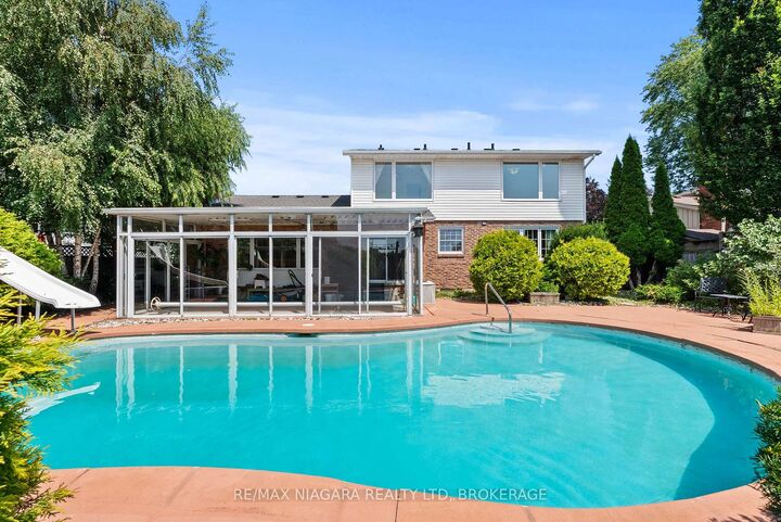 Property Photo:  21 Garrison Village Drive  ON L0S 1J0 