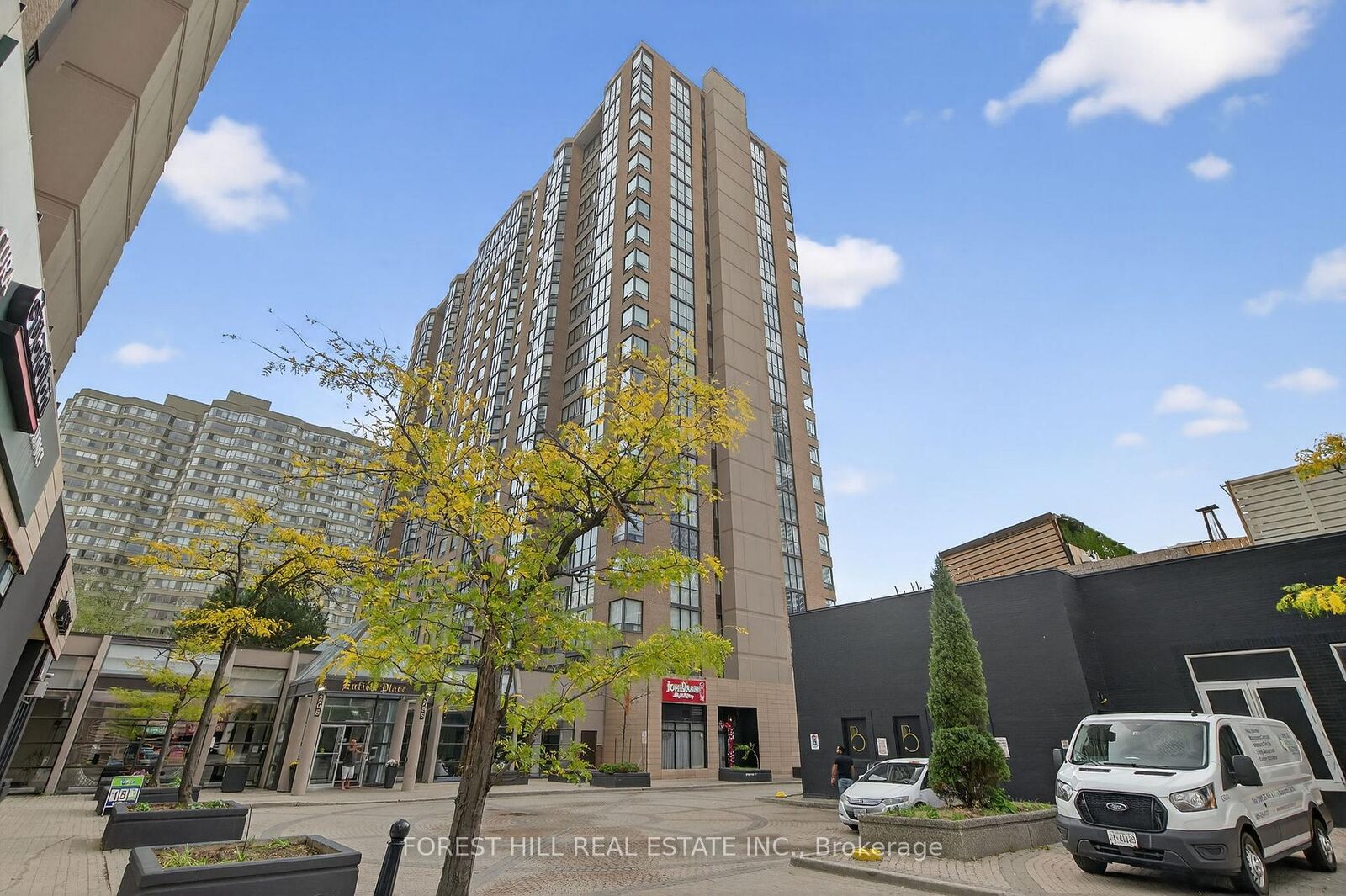 Property Photo: 285 Enfield Place 210 ON L5B 3Y6
