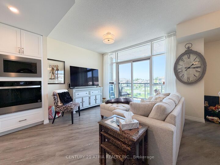 Property Photo:  460 William Graham Drive 317  ON L4G 1X9 