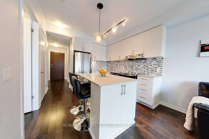 Property Photo: 2560 Eglinton Avenue 903 ON L5M 5R1
