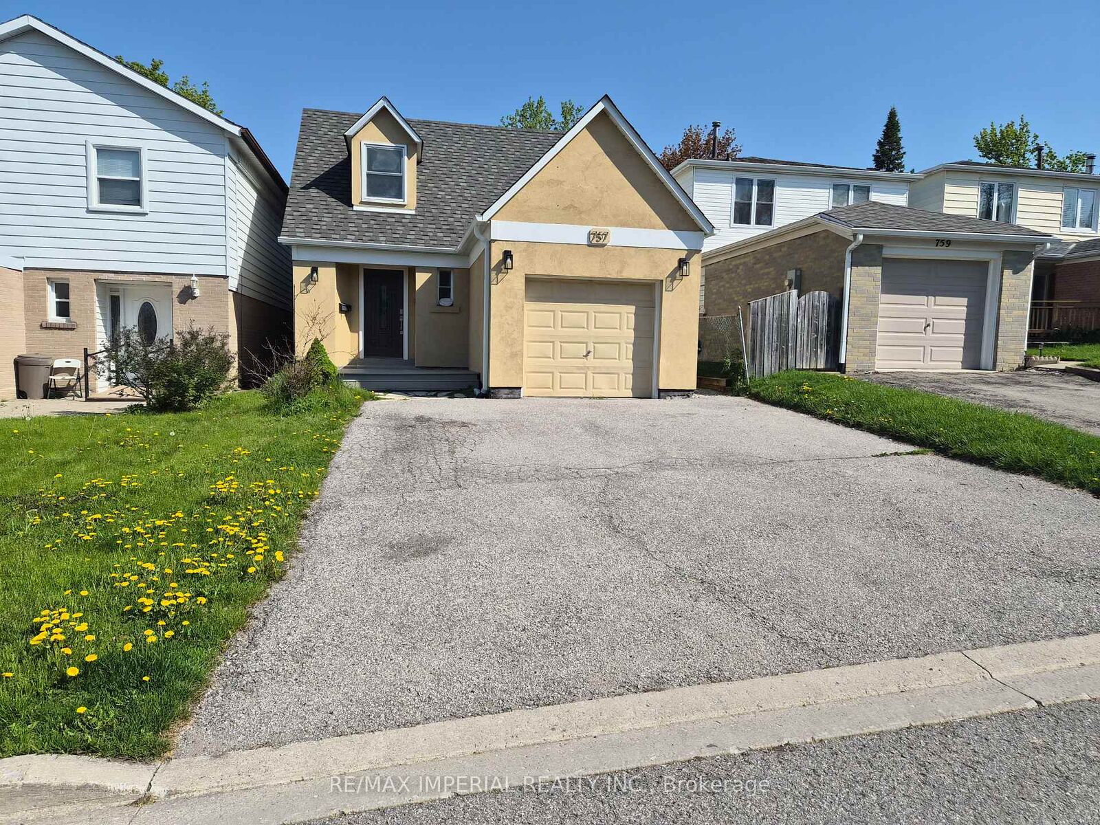 Property Photo: 757 Pam Crescent ON L3Y 5B7