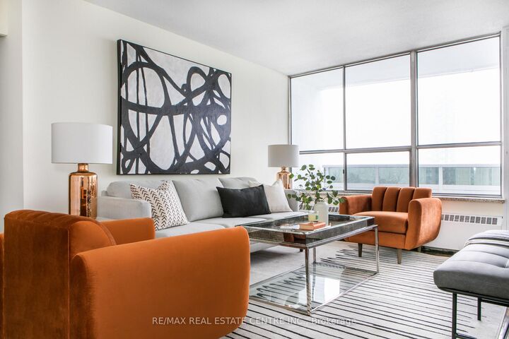 Property Photo:  150 Graydon Hall Drive 1207  ON M3A 3B3 
