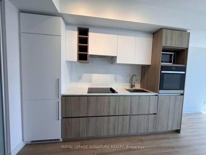 Property Photo:  319 Jarvis Street 3201  ON M5B 0C8 