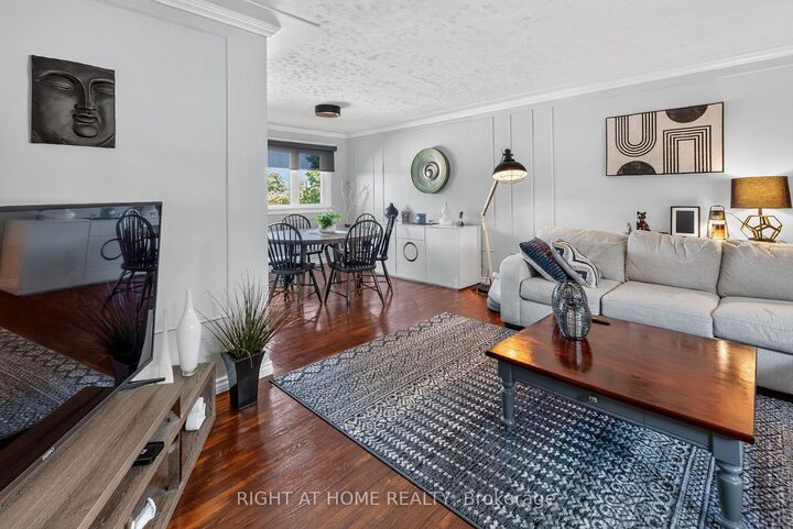 Property Photo:  366 Burlington Crescent  ON N5Z 3H1 