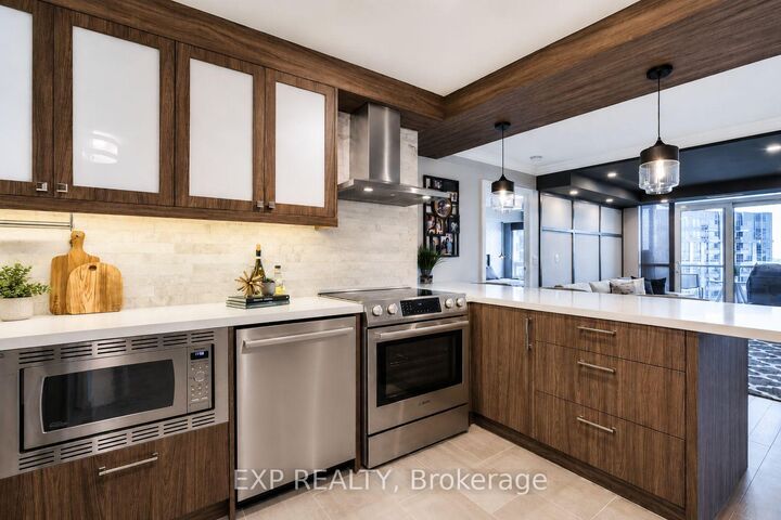 Property Photo:  33 Cox Boulevard 1132  ON L3R 8A6 