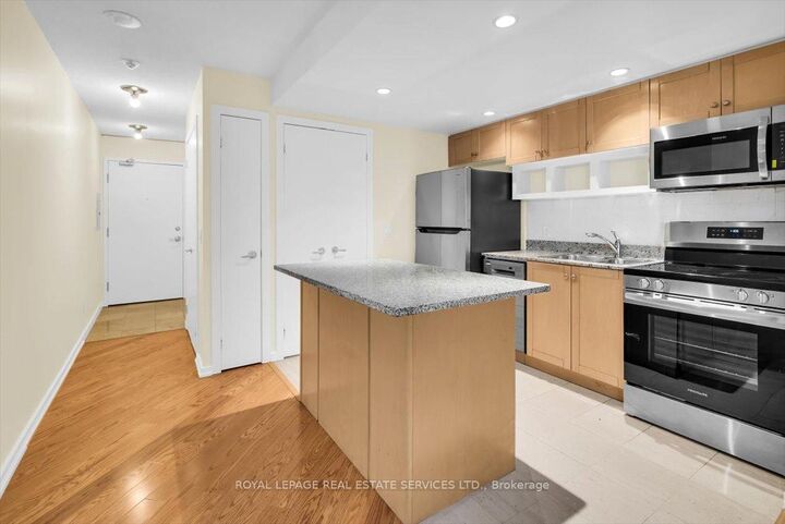 Photo de la propriété:  208 Queens Quay W 1104  ON M5J 2Y5 