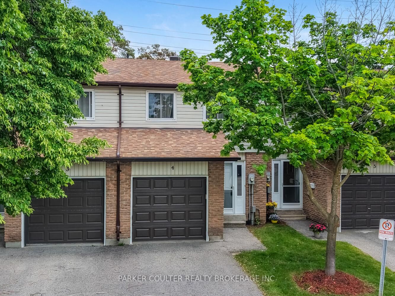 Property Photo: 261 Rose Street 4 ON L4M 2V3
