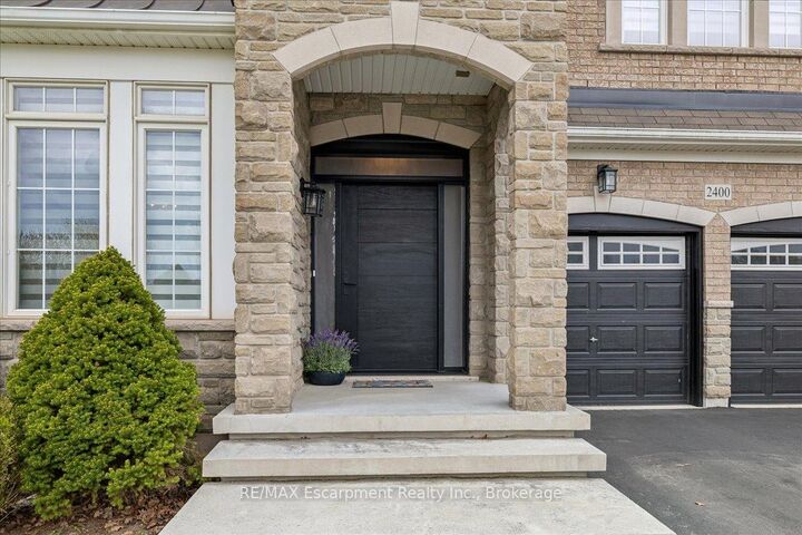 Property Photo:  2400 Spring Meadow Way  ON L6M 0R6 