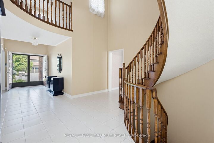 Property Photo: 91 Wilshire Boulevard ON L4L 6X3