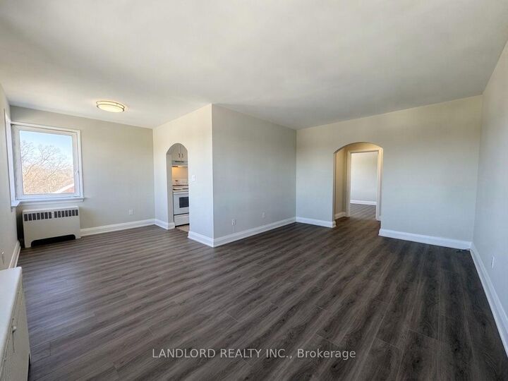 Property Photo:  36 Wood Glen Road 301  ON M1N 2V9 