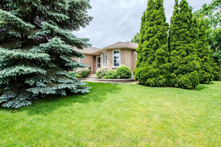 Property Photo:  20 McVeigh Drive  ON L4N 7E2 