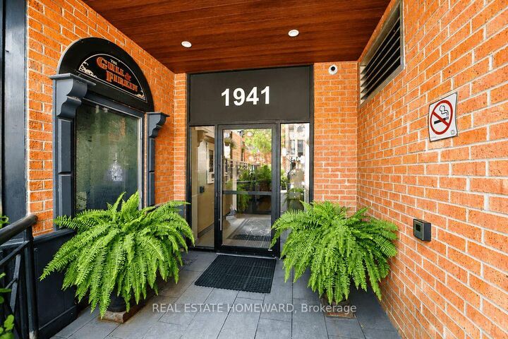 1941 Queen Street E 304 — photo 1