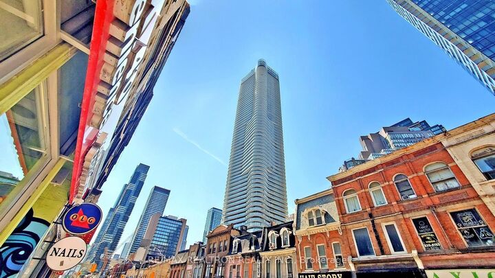 Photo de la propriété: 11 Wellesley Street W 3802 ON M4Y 1E8