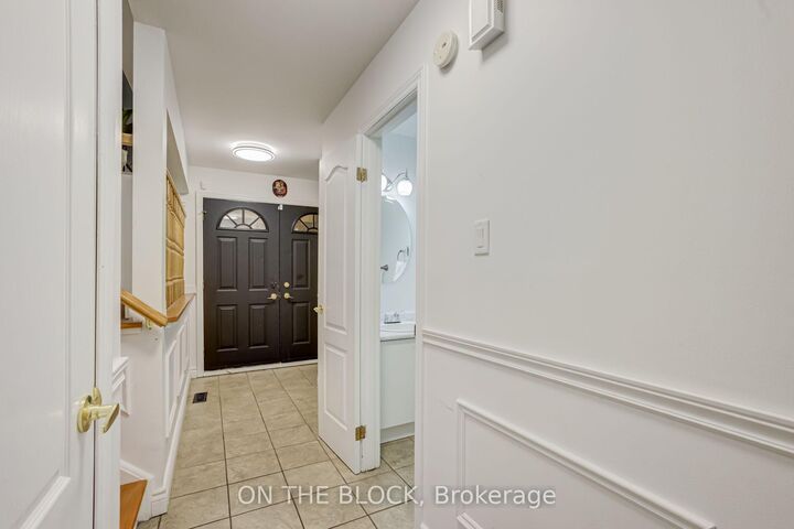 Property Photo:  7 Chopin Court  ON L1N 6C5 