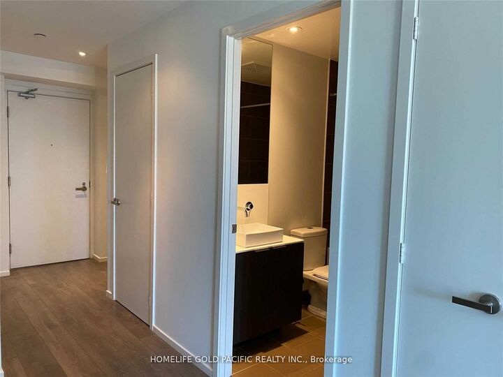 Property Photo:  159 Dundas Street E 2303  ON M5B 0A9 