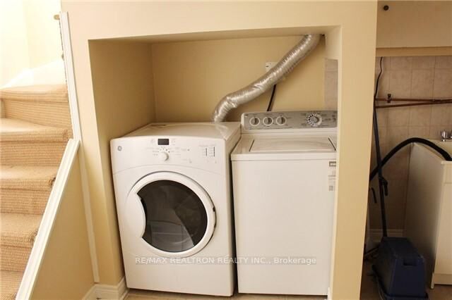 Property Photo:  260 Axminster Drive Bsmt  ON L4C 2W1 