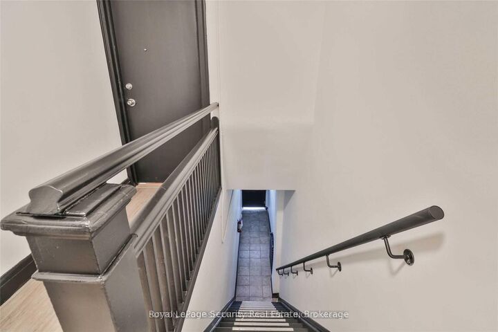 Property Photo:  3317 Lake Shore Boulevard W 2  ON M8W 1M8 