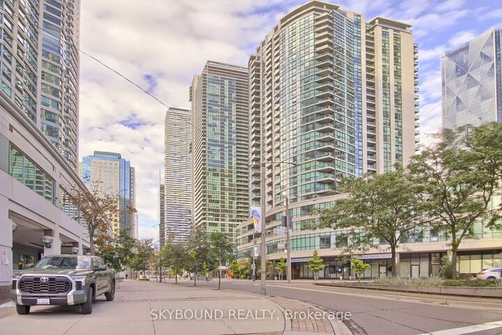 Property Photo:  33 Bay Street 712  ON M5J 2Z3 